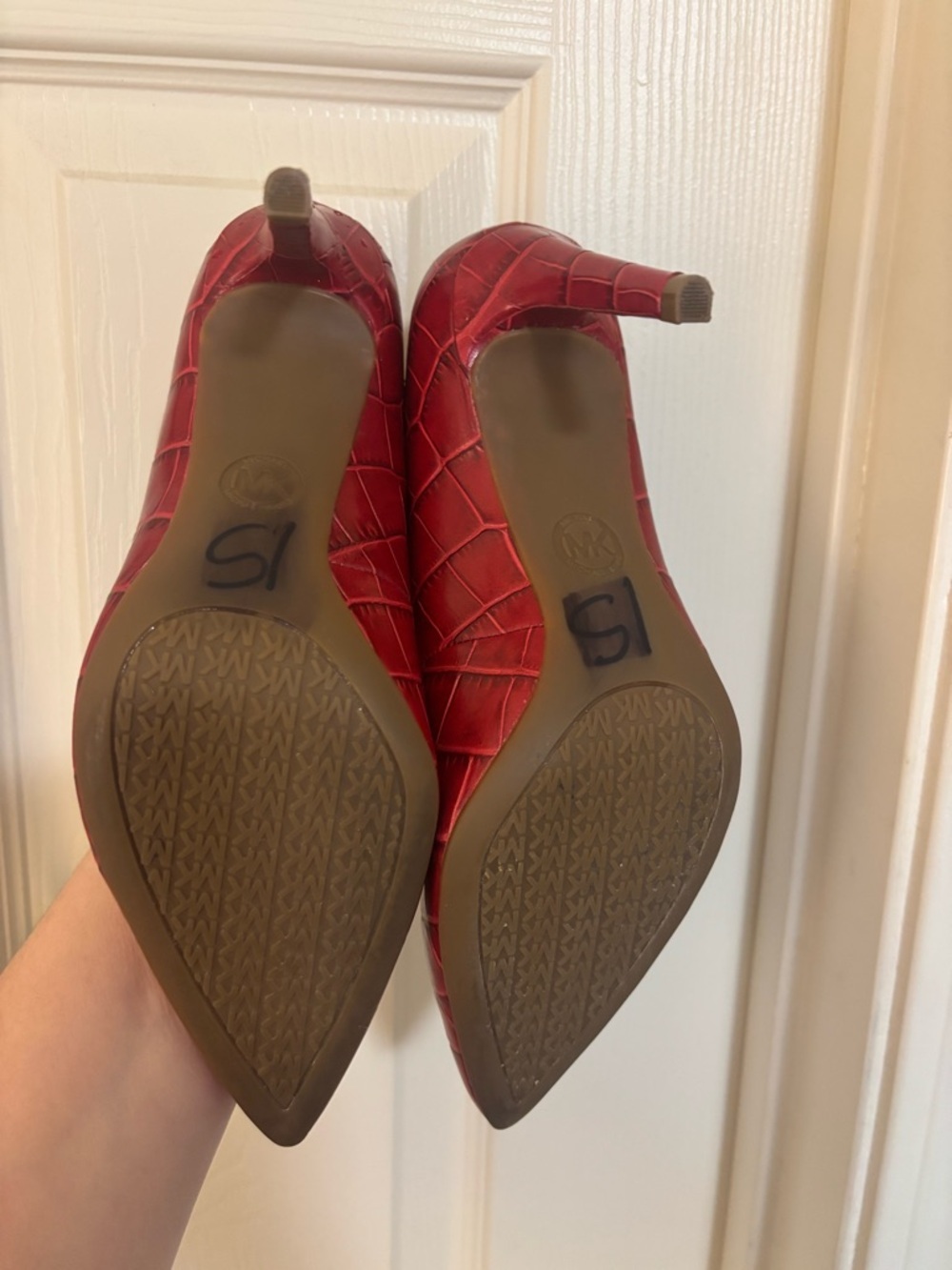 Michael Kors Red Croc‑Embossed Pointed Toe Heels | 7M - Picture 7 of 11